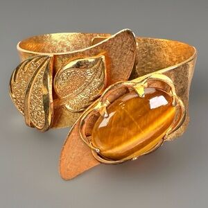 Vintage Goldtone stone accent leaf motif hinged bracelet
